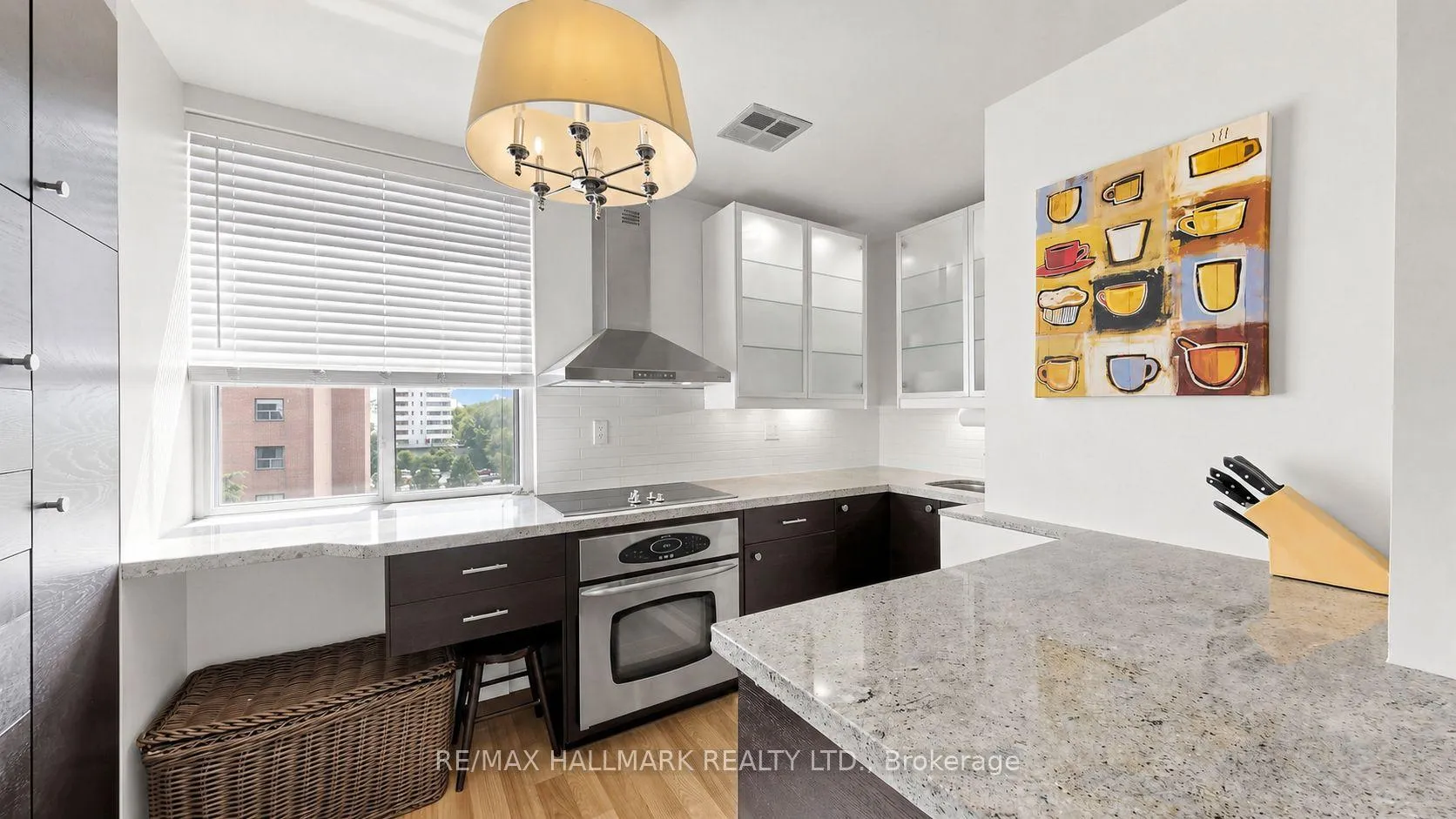 Photo 16 of Unit 402, 49 Queen Street E, Mississauga, Port Credit — HOMEH