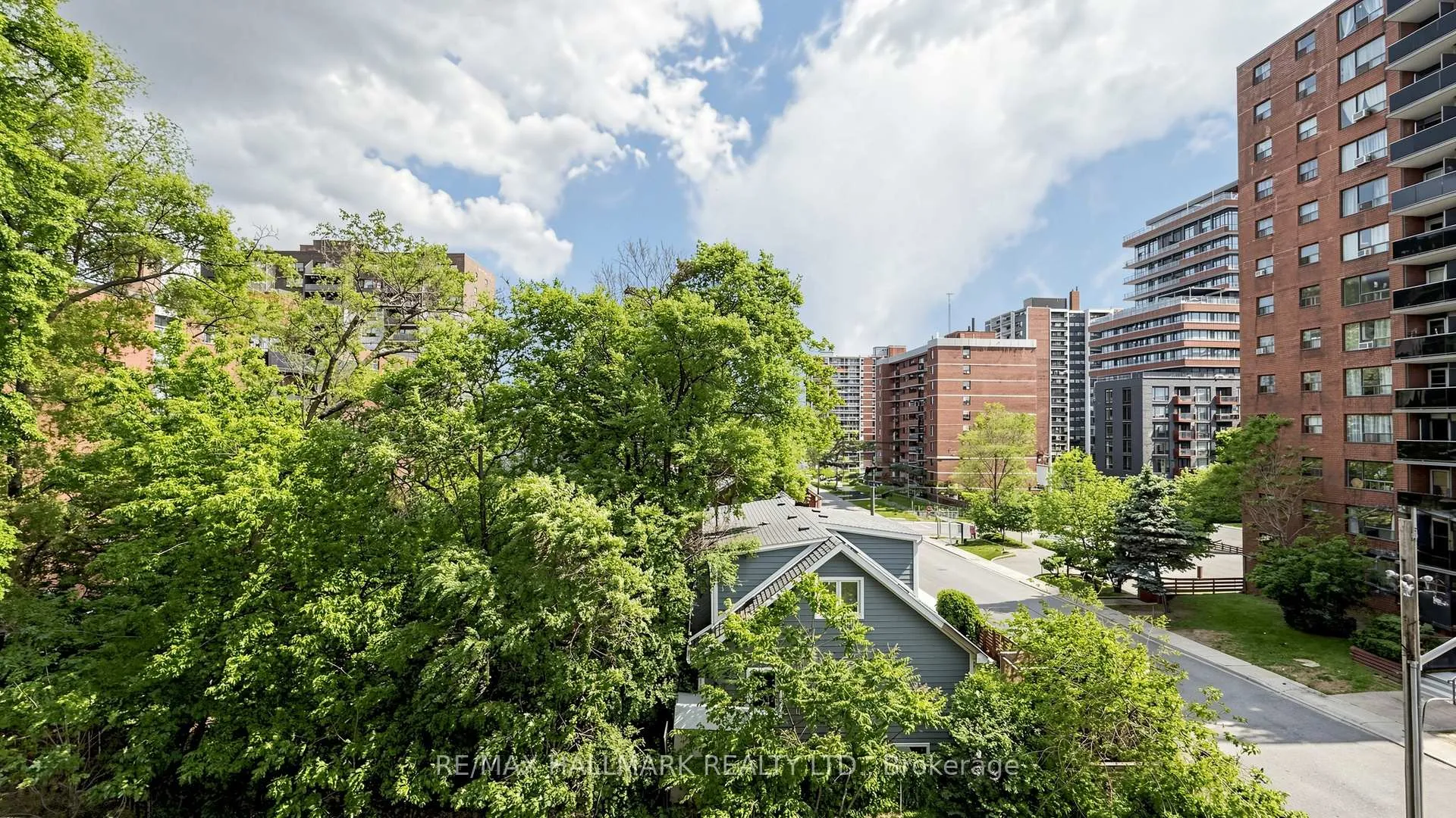 Photo 49 of Unit 402, 49 Queen Street E, Mississauga, Port Credit — HOMEH