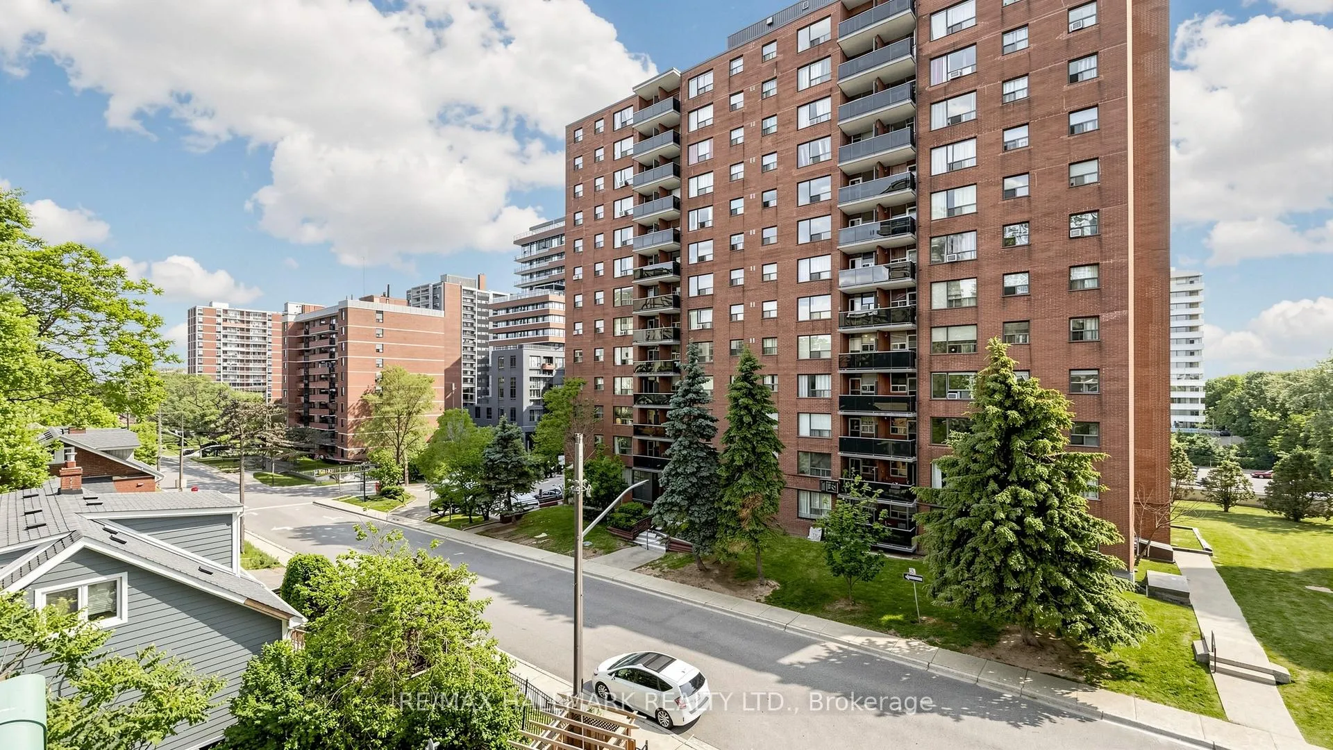 Photo 50 of Unit 402, 49 Queen Street E, Mississauga, Port Credit — HOMEH