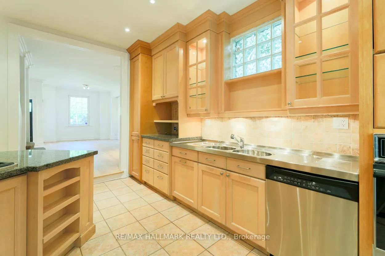 Photo 16 of 101 Pears Avenue, Toronto, The Annex — HOMEH