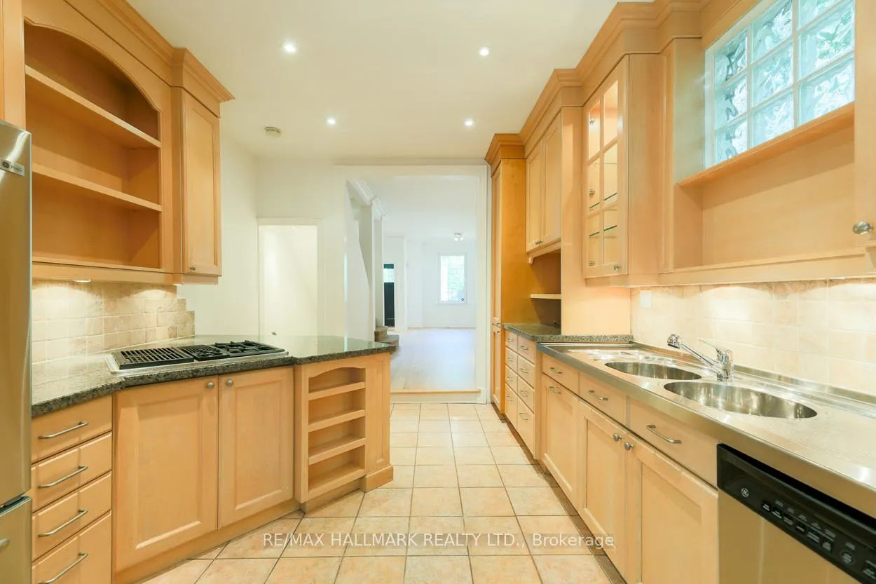 Photo 17 of 101 Pears Avenue, Toronto, The Annex — HOMEH