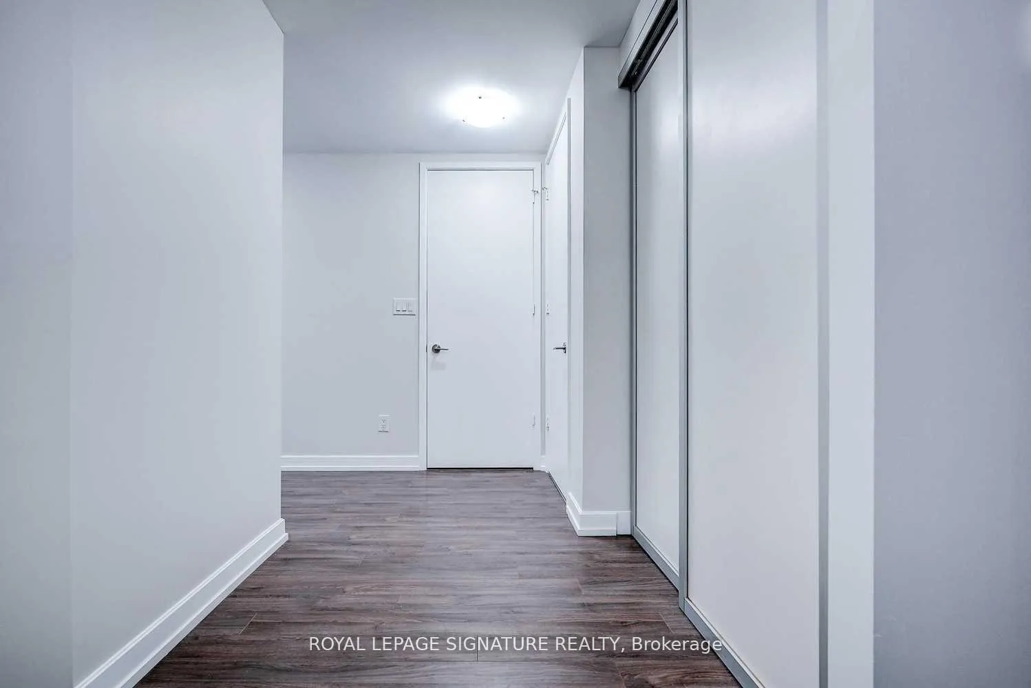 Photo 5 of Unit 319, 377 Madison Avenue, Toronto, Casa Loma — HOMEH