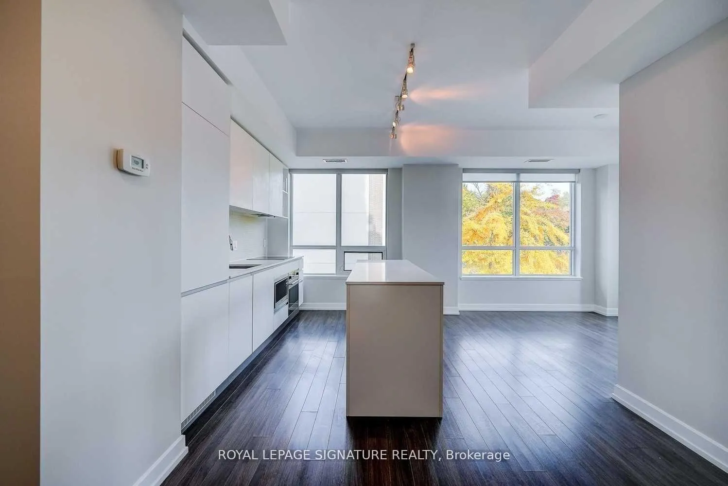 Photo 6 of Unit 319, 377 Madison Avenue, Toronto, Casa Loma — HOMEH