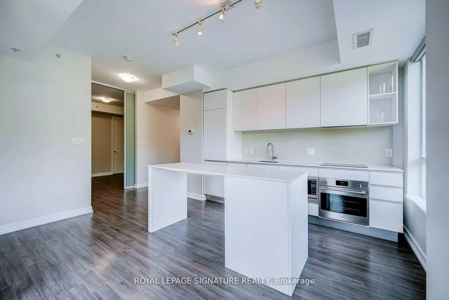 Photo 10 of Unit 319, 377 Madison Avenue, Toronto, Casa Loma — HOMEH