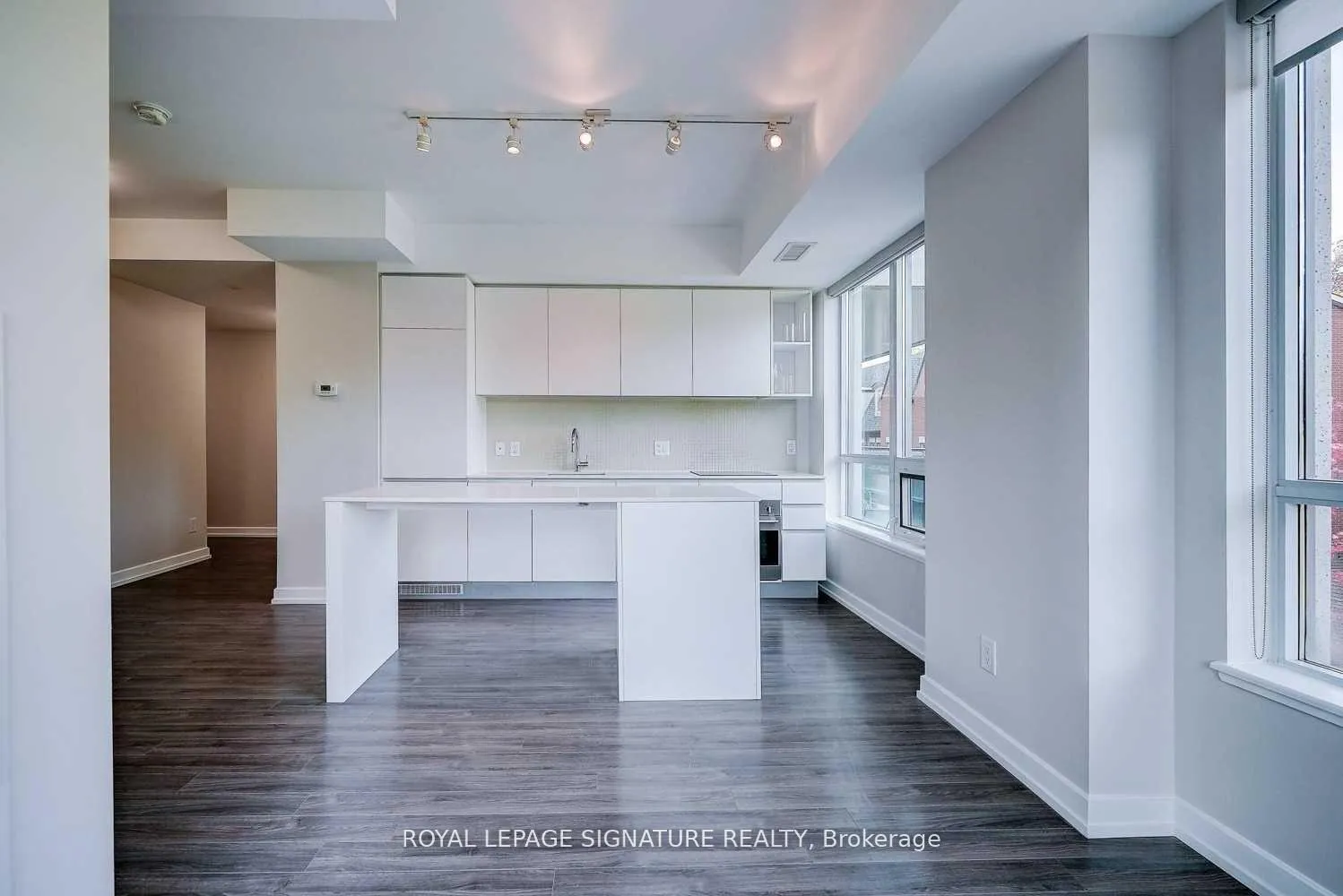 Photo 13 of Unit 319, 377 Madison Avenue, Toronto, Casa Loma — HOMEH