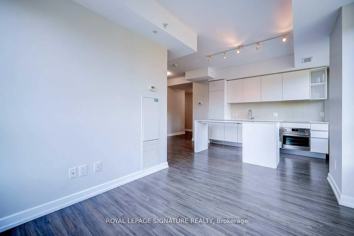 Photo 14 of Unit 319, 377 Madison Avenue, Toronto, Casa Loma — HOMEH