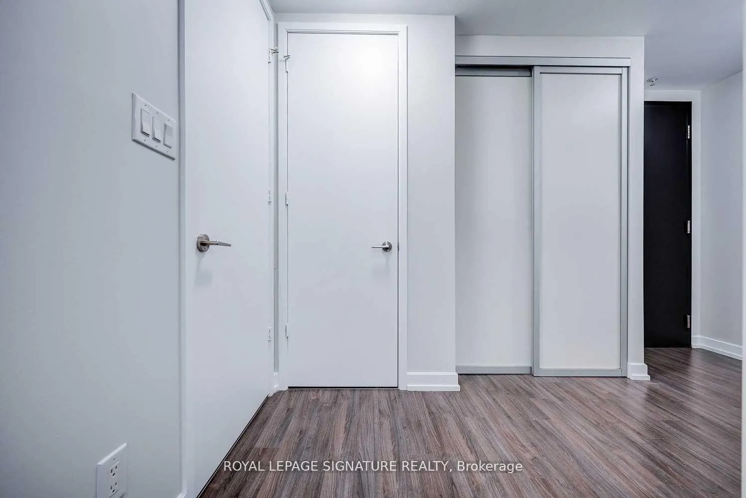 Photo 19 of Unit 319, 377 Madison Avenue, Toronto, Casa Loma — HOMEH