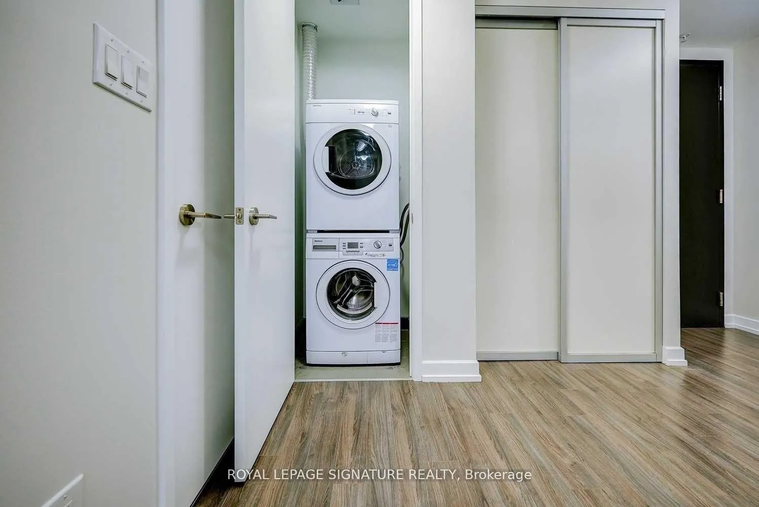 Photo 33 of Unit 319, 377 Madison Avenue, Toronto, Casa Loma — HOMEH