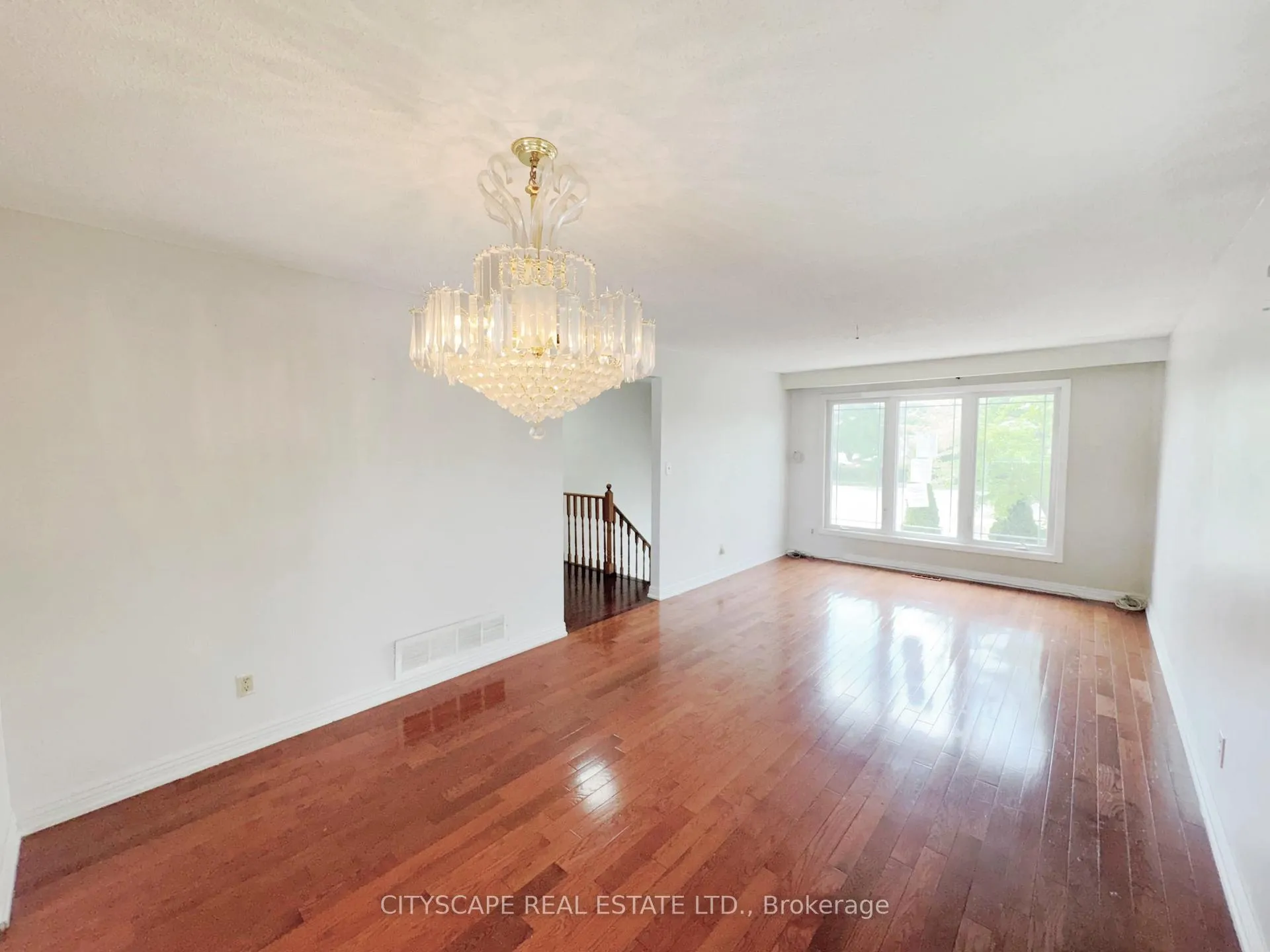 Photo 7 of 3720 Brandon Gate Drive, Mississauga, Malton — HOMEH