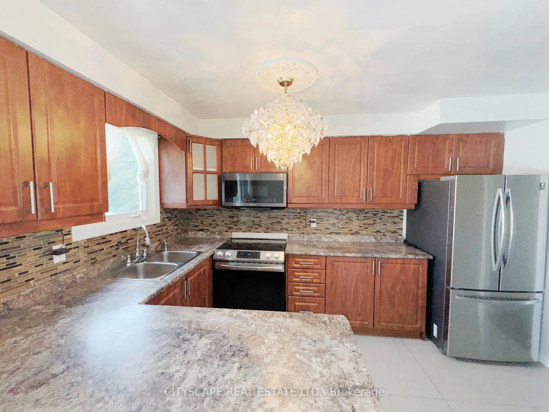 Photo 12 of 3720 Brandon Gate Drive, Mississauga, Malton — HOMEH