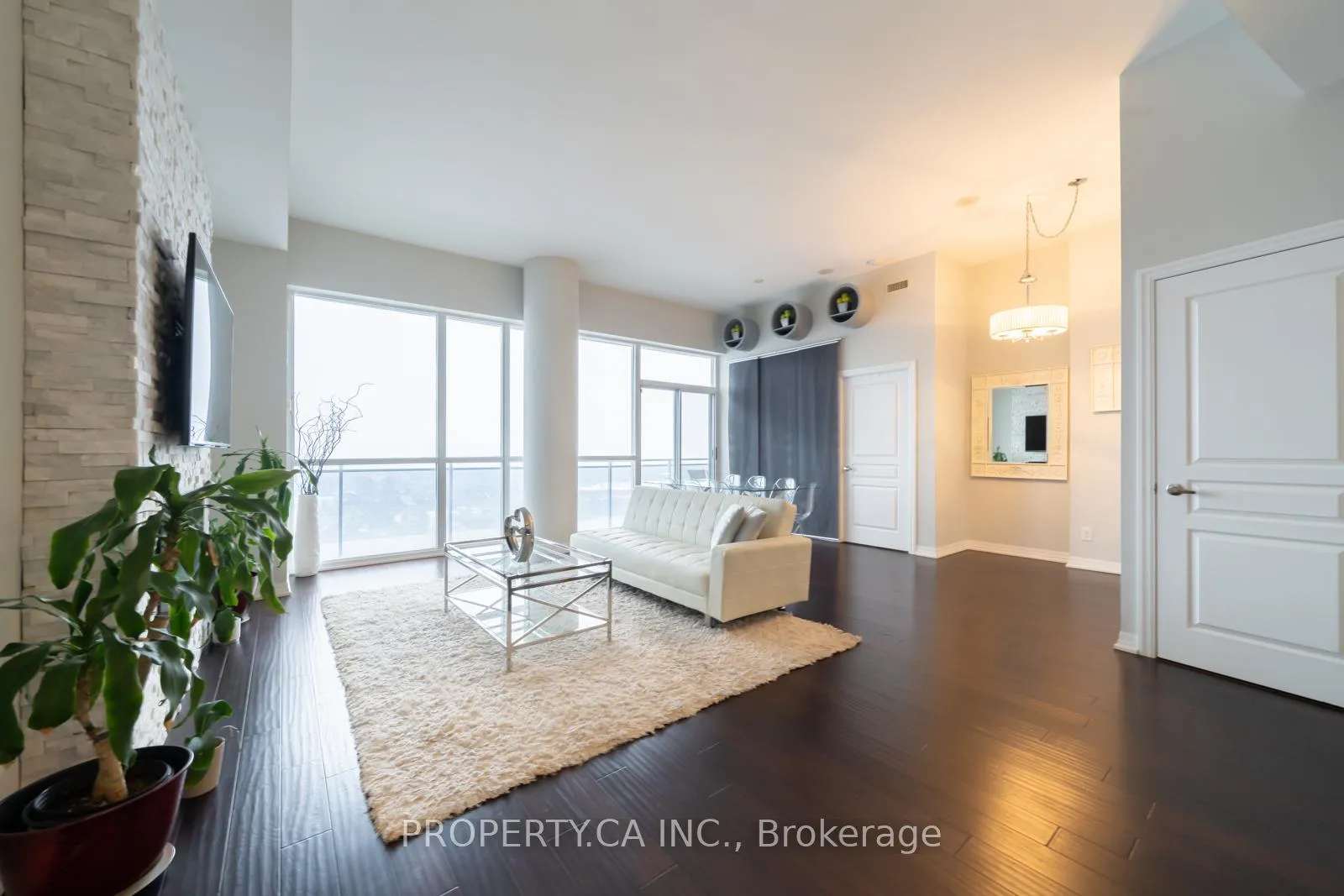 Photo 2 of Unit PH3504, 223 Webb Drive, Mississauga, City Centre — HOMEH
