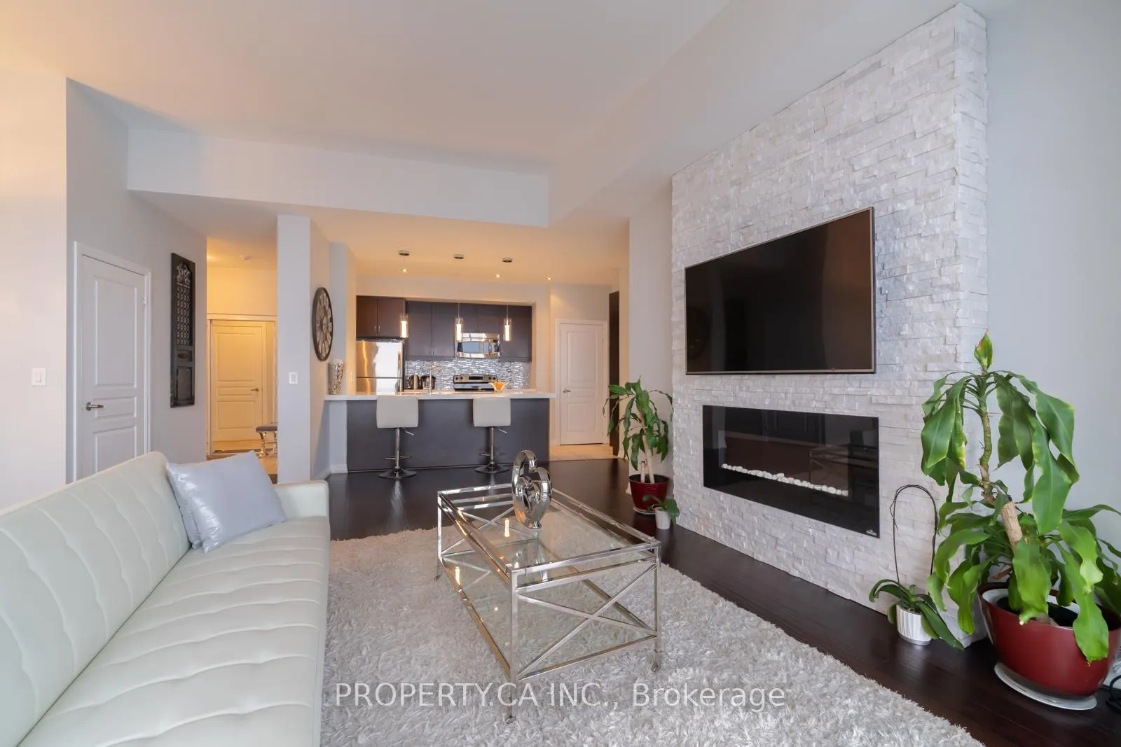 Photo 3 of Unit PH3504, 223 Webb Drive, Mississauga, City Centre — HOMEH
