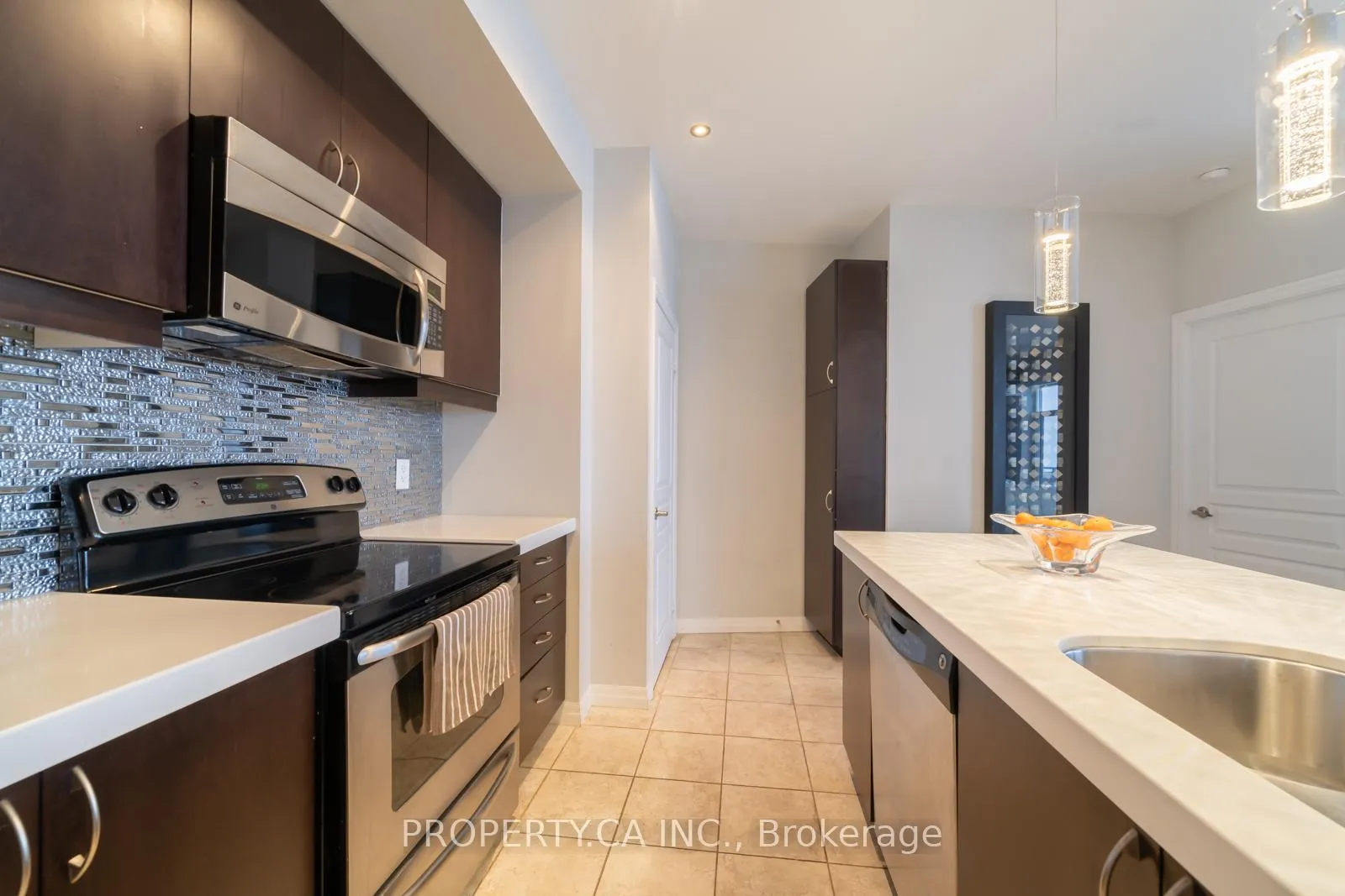 Photo 7 of Unit PH3504, 223 Webb Drive, Mississauga, City Centre — HOMEH