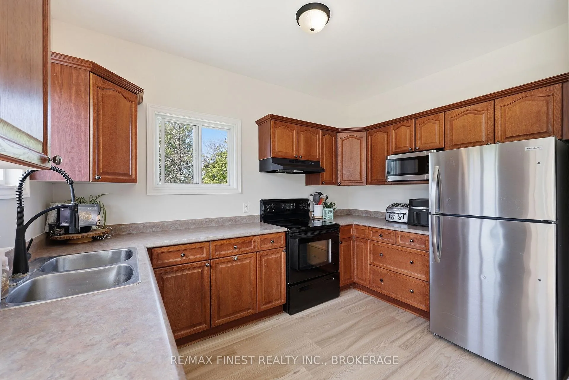 Photo 7 of 1246 Millhaven Road, Loyalist, Lennox and Addington - South — HOMEH