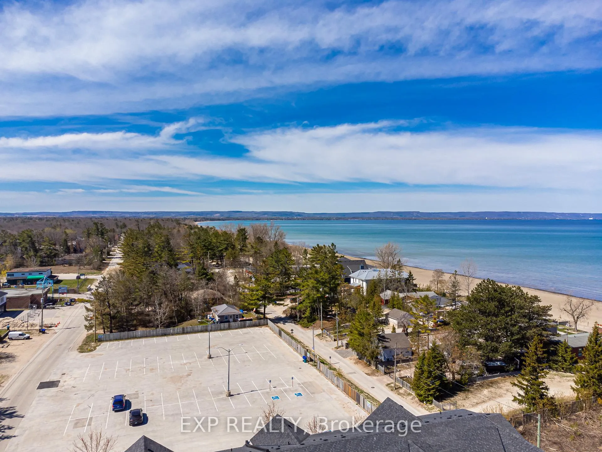 Photo 3 of 22 18th Street N, Wasaga Beach — HOMEH