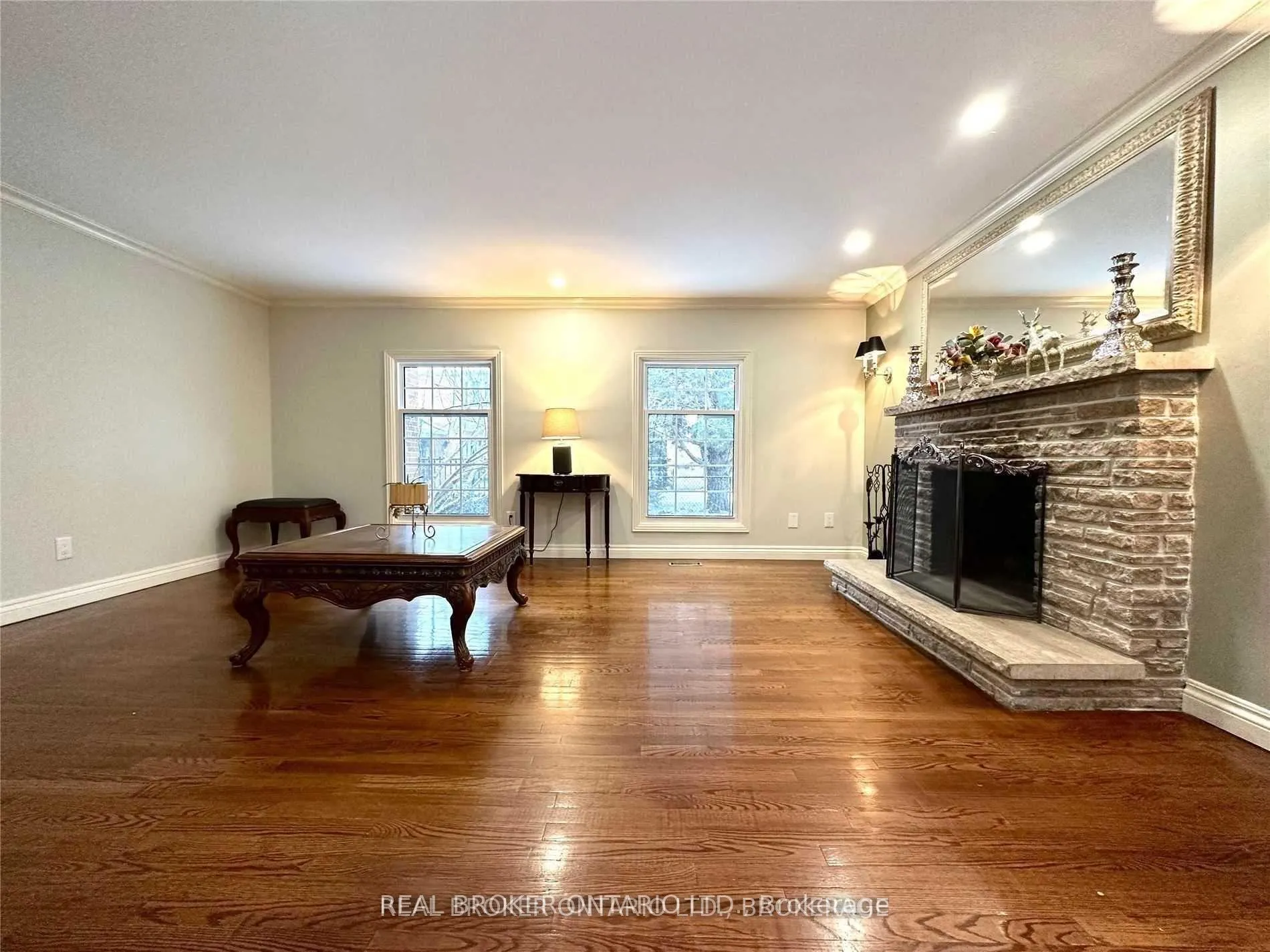 Photo 4 of 2524 King Richards Place, Mississauga, Sheridan — HOMEH