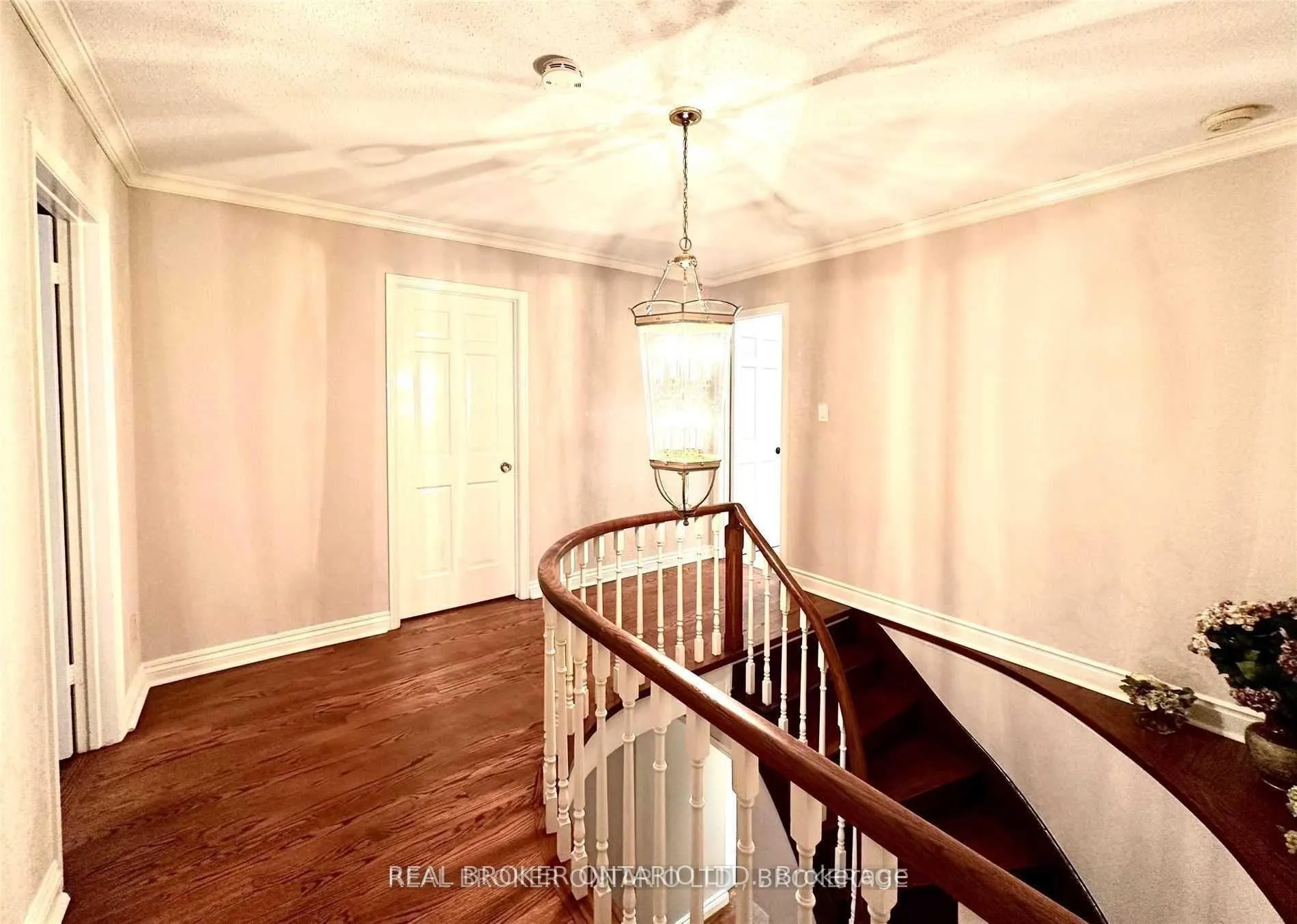 Photo 12 of 2524 King Richards Place, Mississauga, Sheridan — HOMEH