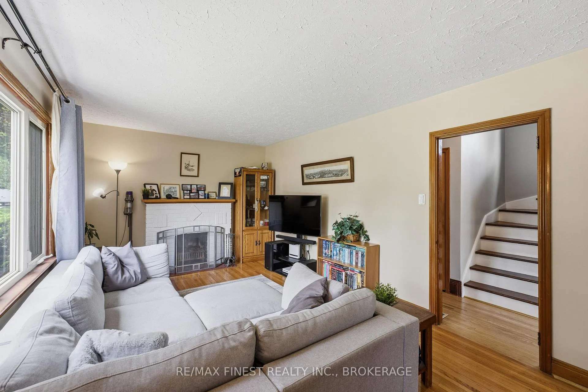 Photo 9 of 156 Florence Street, Kingston, West of Sir John A. Blvd — HOMEH