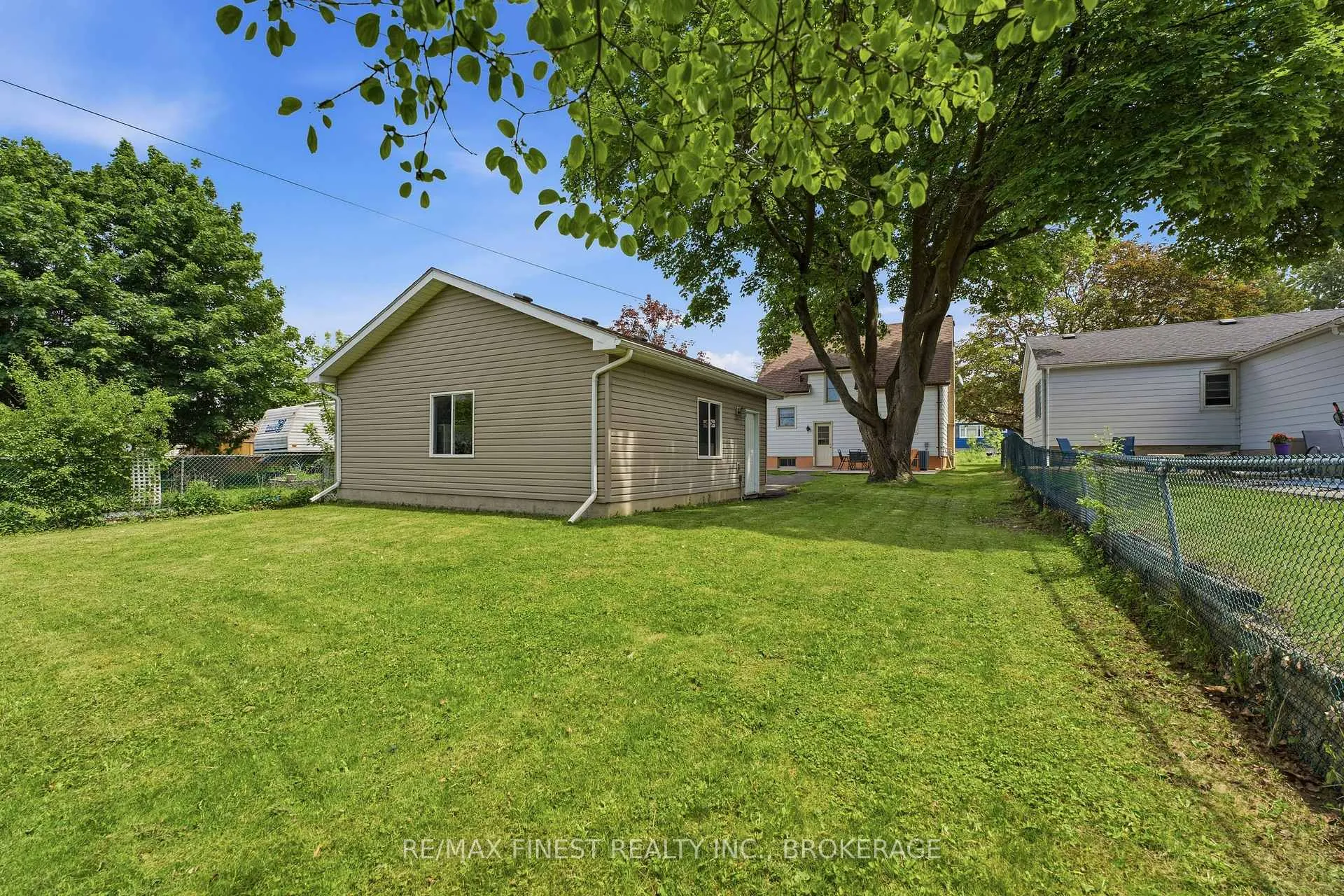 Photo 34 of 156 Florence Street, Kingston, West of Sir John A. Blvd — HOMEH