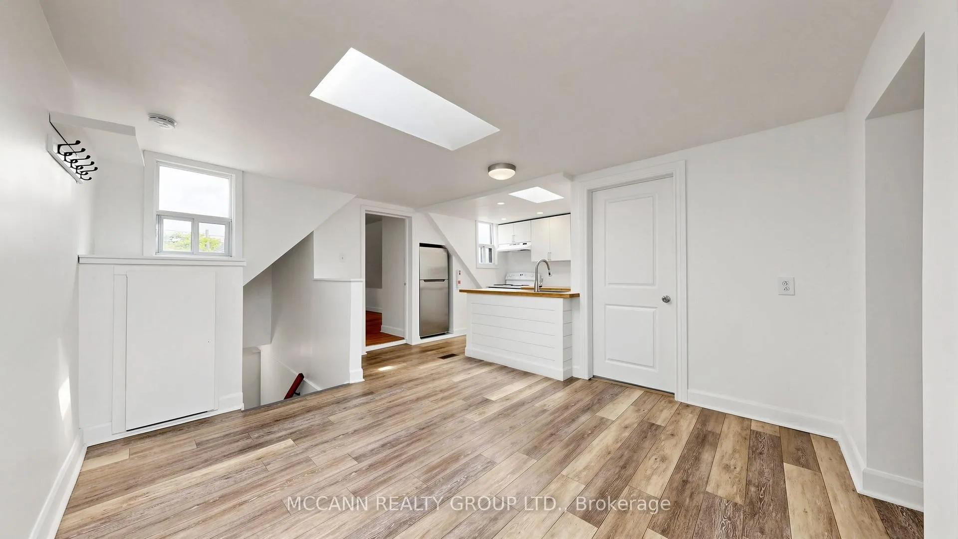 Photo 5 of 384 Whitmore Avenue, North York, Briar Hill-Belgravia — HOMEH