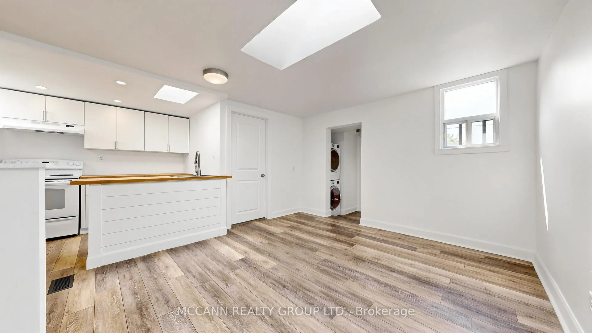 Photo 6 of 384 Whitmore Avenue, North York, Briar Hill-Belgravia — HOMEH