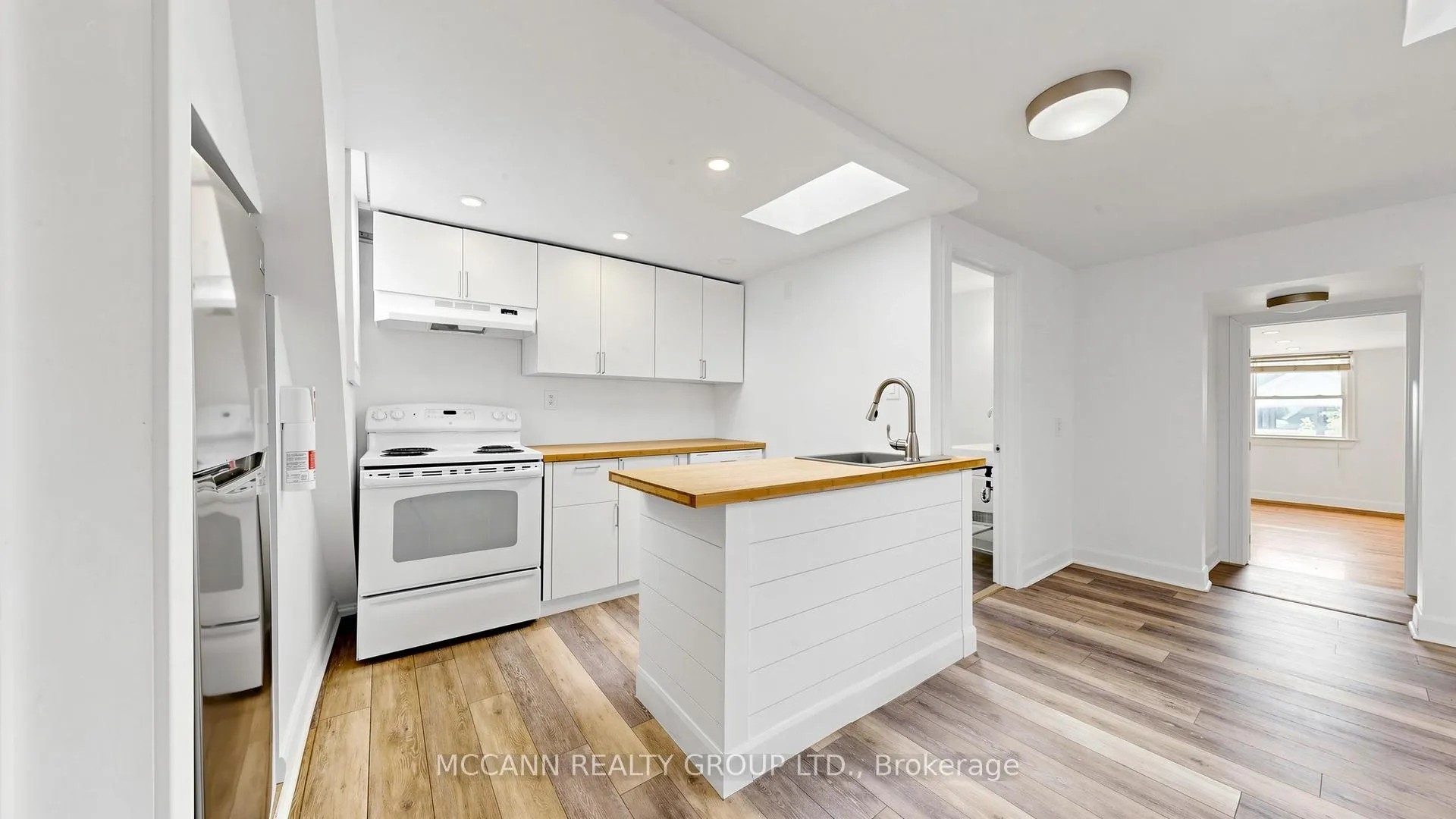 Photo 10 of 384 Whitmore Avenue, North York, Briar Hill-Belgravia — HOMEH