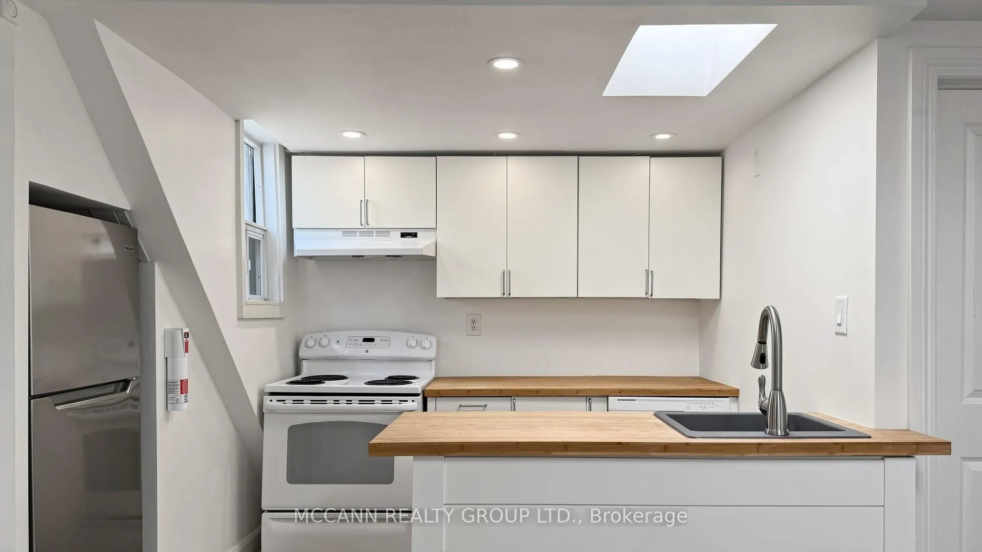Photo 11 of 384 Whitmore Avenue, North York, Briar Hill-Belgravia — HOMEH