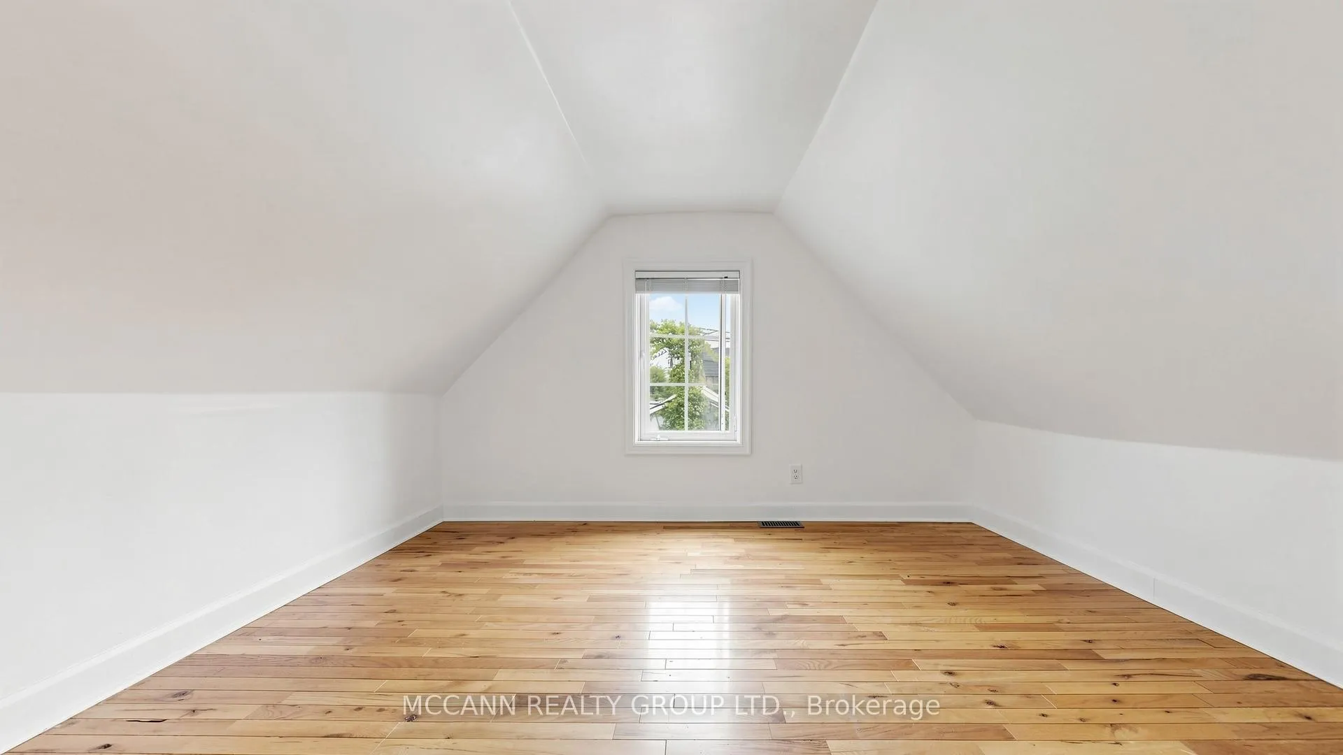 Photo 15 of 384 Whitmore Avenue, North York, Briar Hill-Belgravia — HOMEH