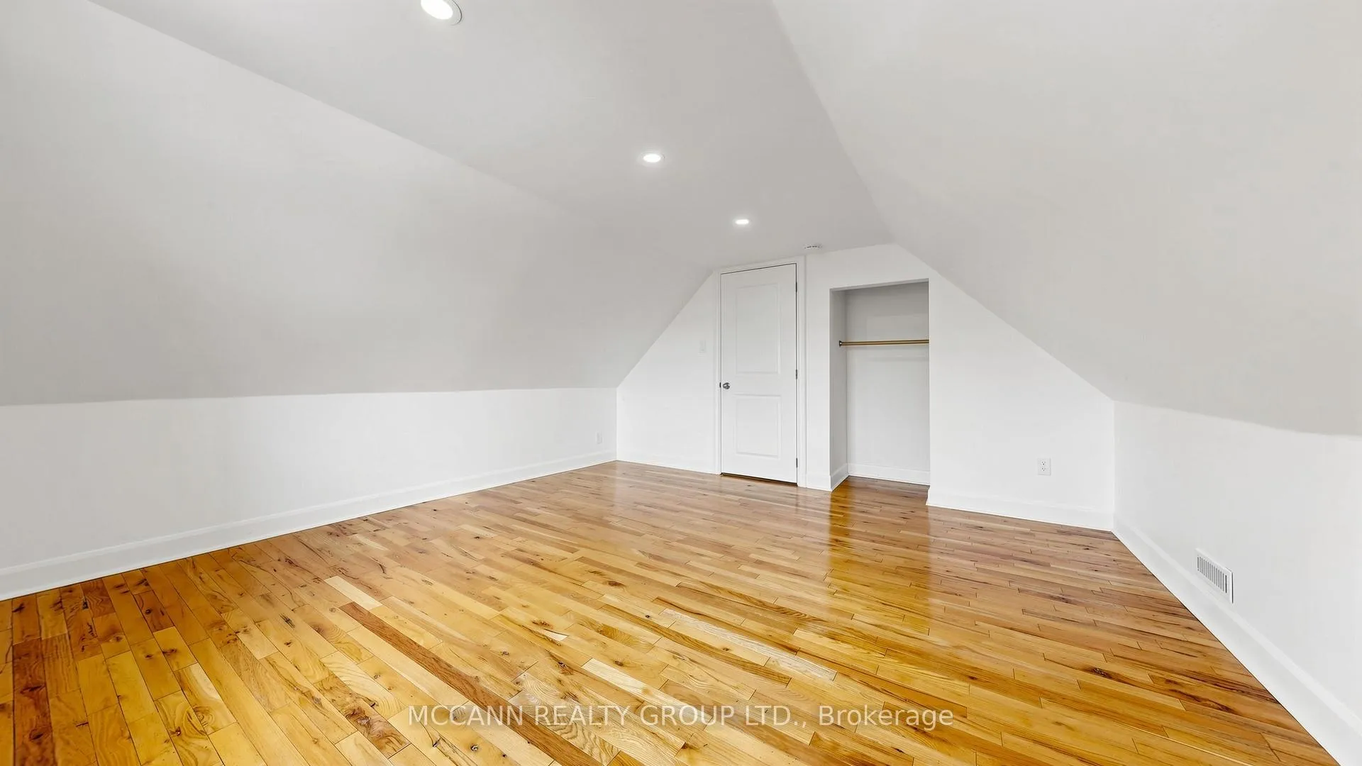 Photo 20 of 384 Whitmore Avenue, North York, Briar Hill-Belgravia — HOMEH