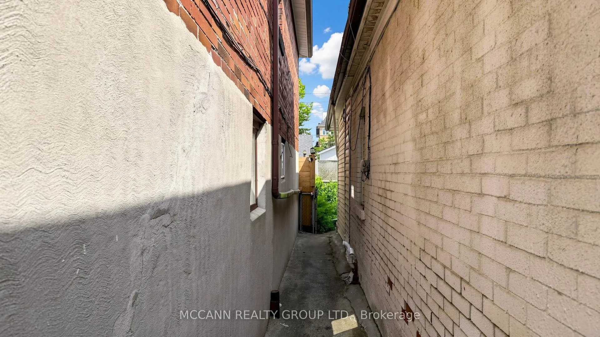 Photo 25 of 384 Whitmore Avenue, North York, Briar Hill-Belgravia — HOMEH