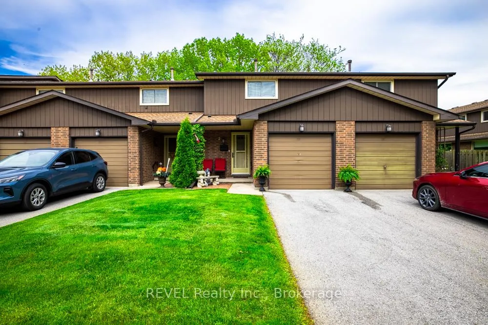 Photo 2 of Unit 2, 64 Forster Street, St. Catharines, Vine/Linwell — HOMEH