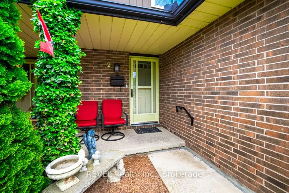 Photo 3 of Unit 2, 64 Forster Street, St. Catharines, Vine/Linwell — HOMEH