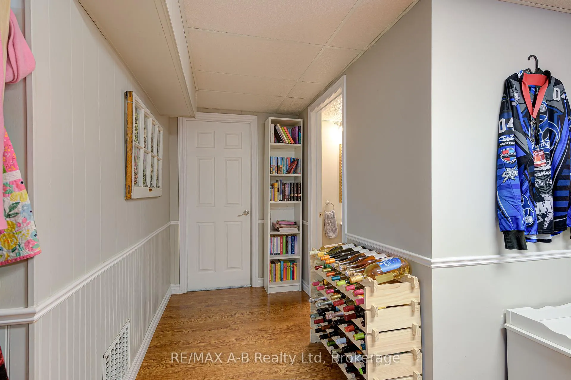 Photo 35 of 243 King Street, Lucan Biddulph, Granton — HOMEH