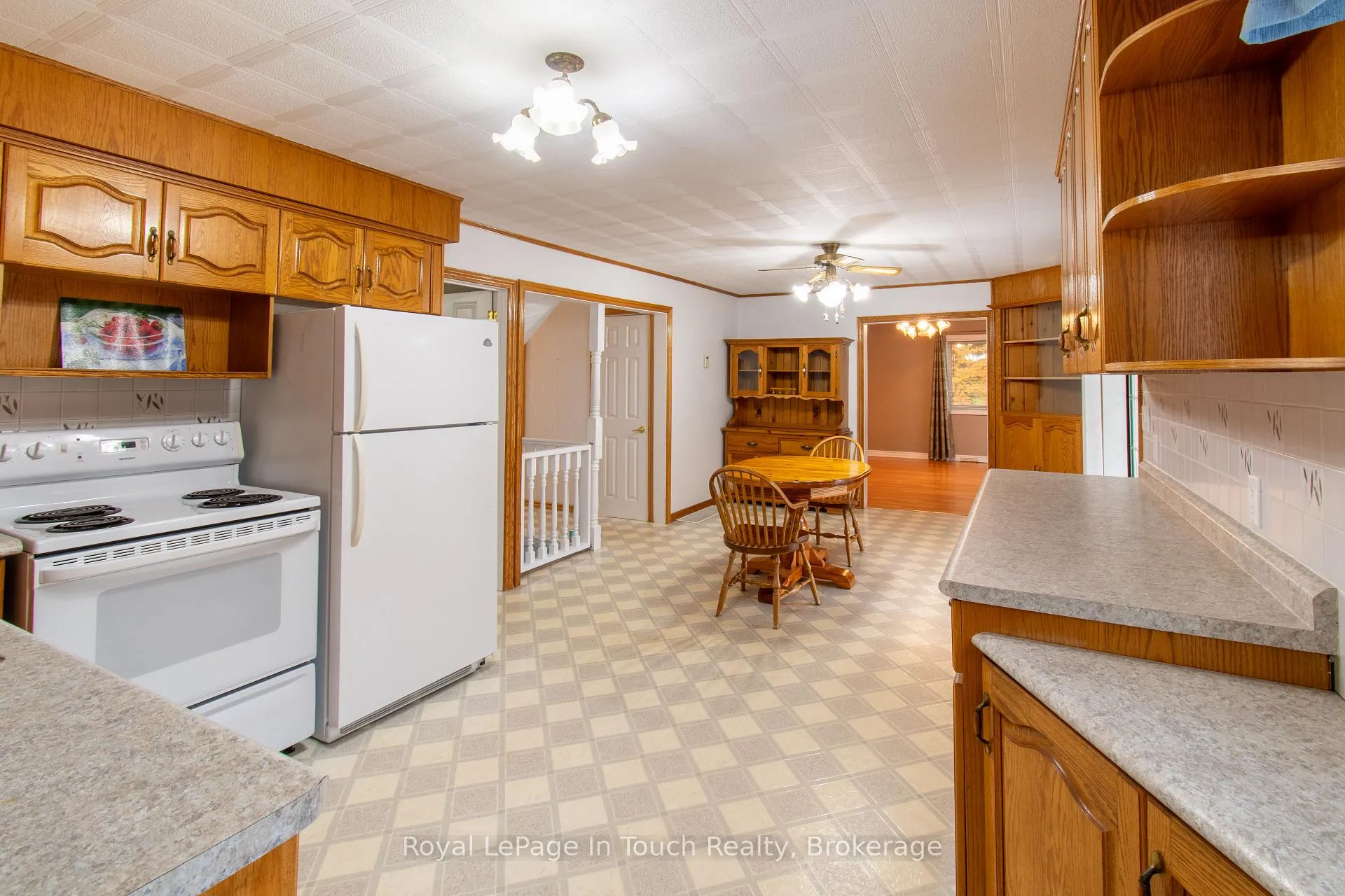 Photo 10 of 748 Overhead bridge Road, Penetanguishene — HOMEH