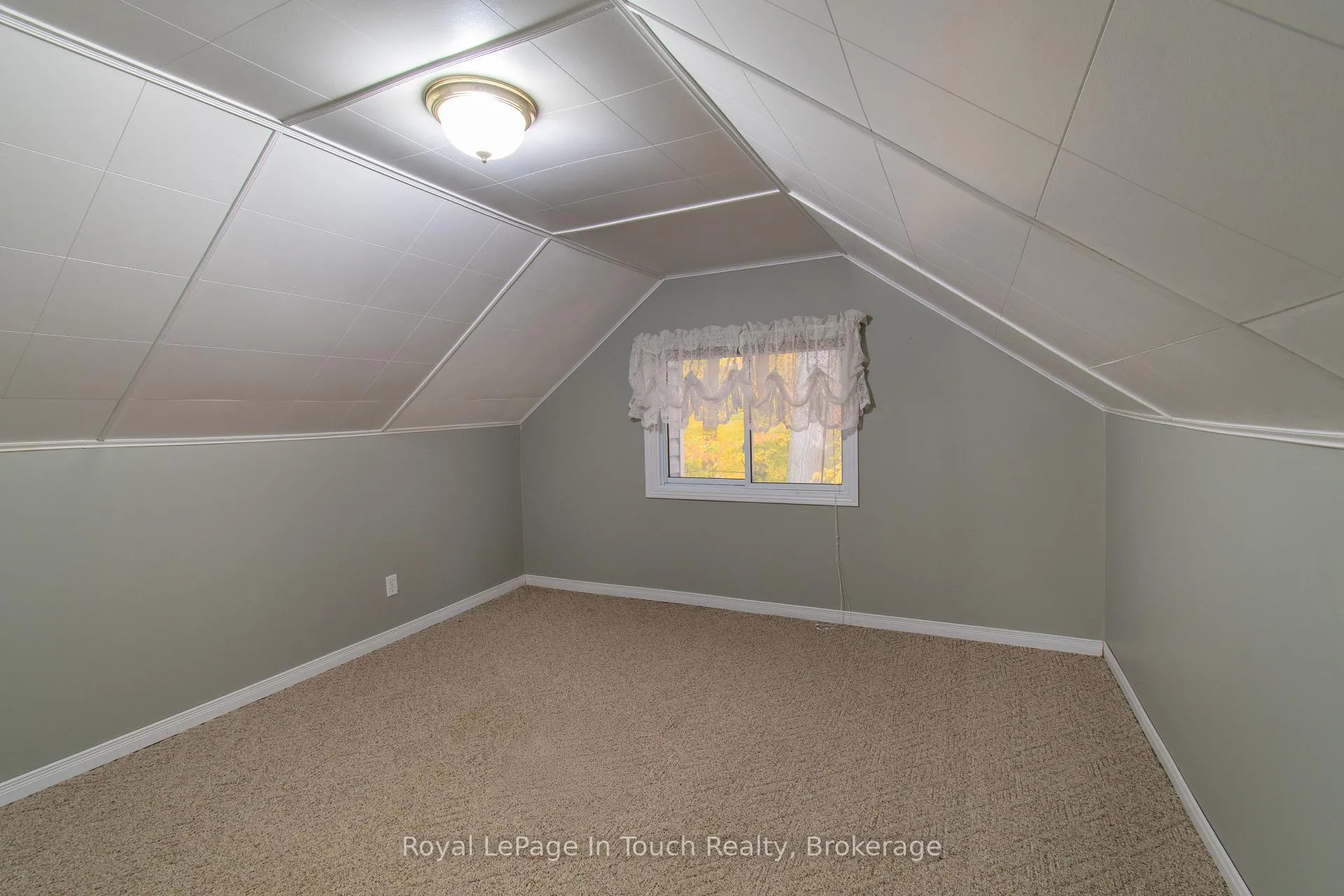 Photo 27 of 748 Overhead bridge Road, Penetanguishene — HOMEH