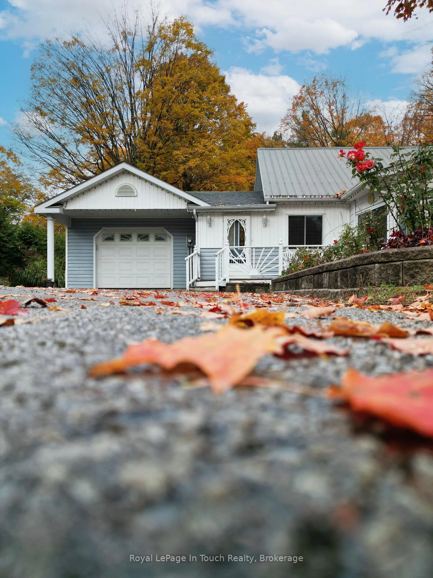 Photo 31 of 748 Overhead bridge Road, Penetanguishene — HOMEH