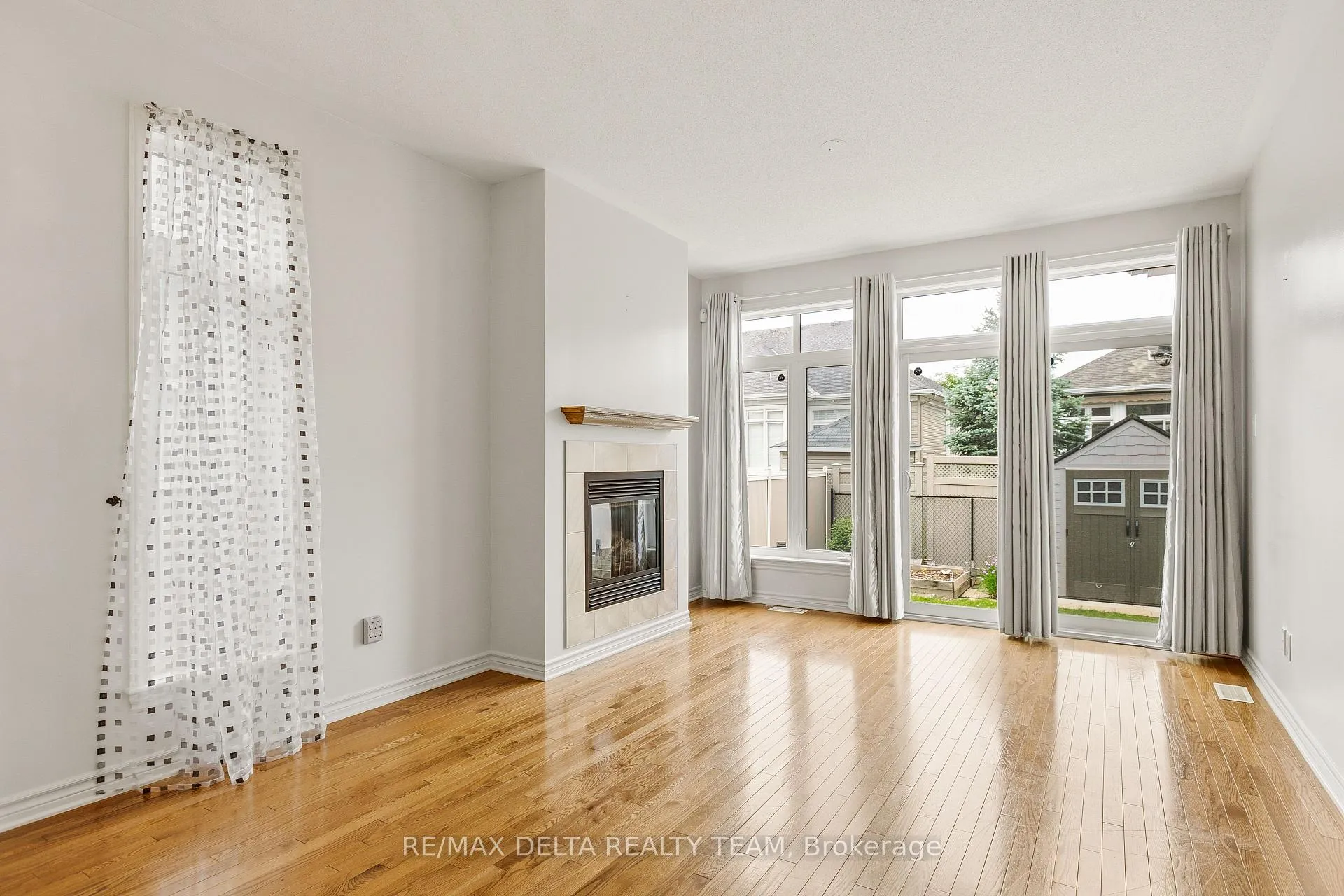 Photo 8 of 346 Farincourt Crescent, Ottawa, Avalon West — HOMEH