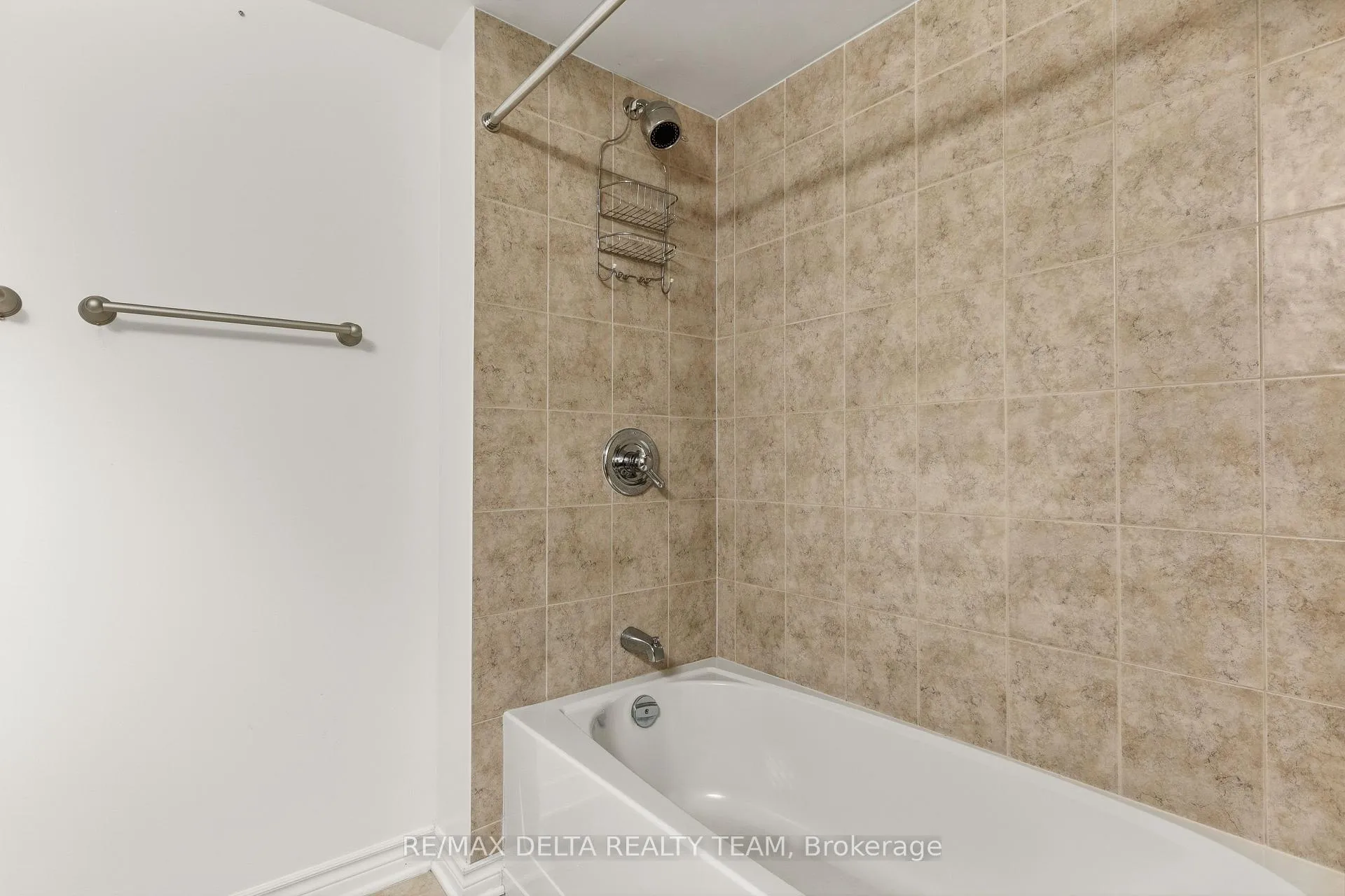 Photo 23 of 346 Farincourt Crescent, Ottawa, Avalon West — HOMEH