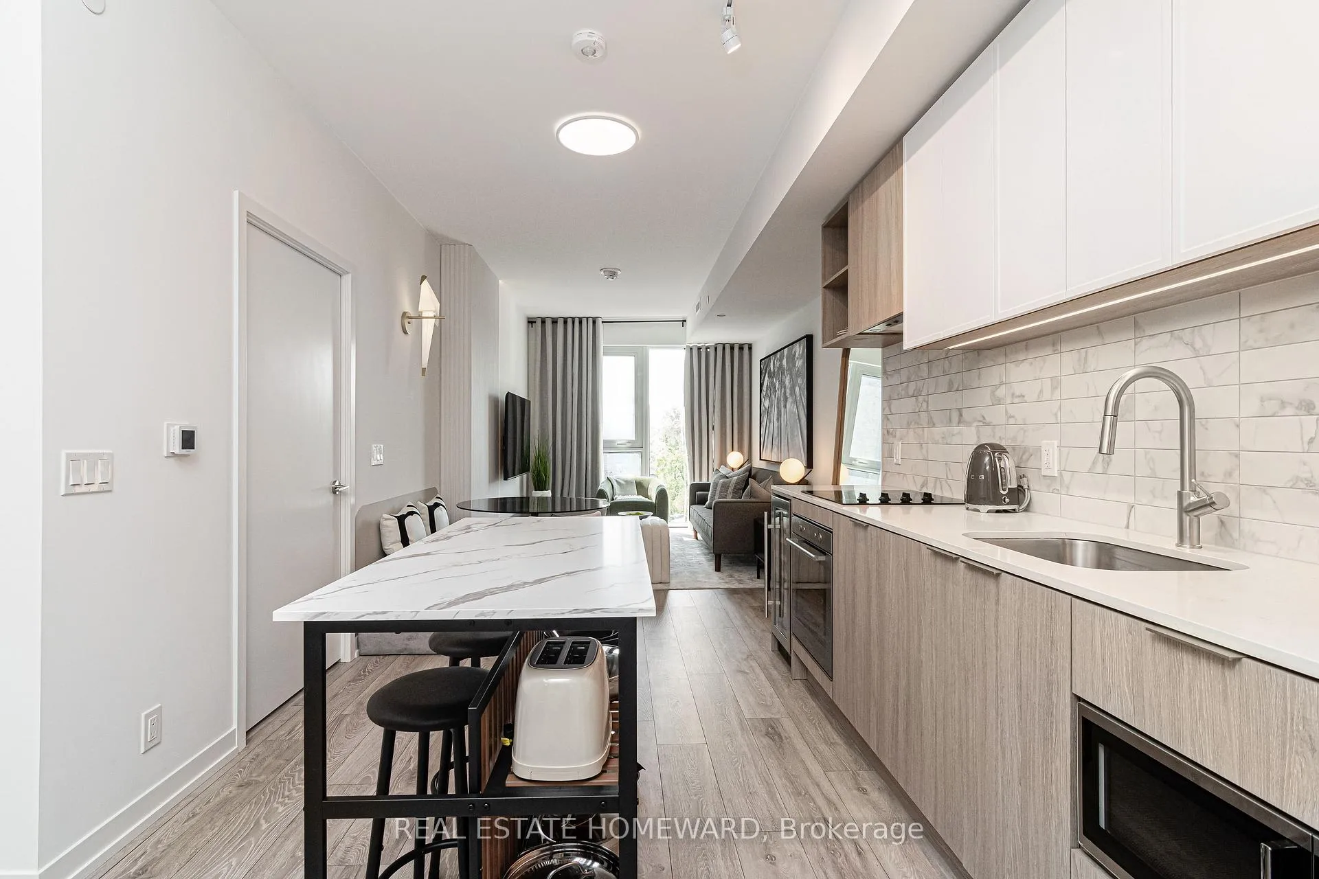Photo 9 of Unit 502, 2020 Bathurst Street, Toronto, Humewood-Cedarvale — HOMEH