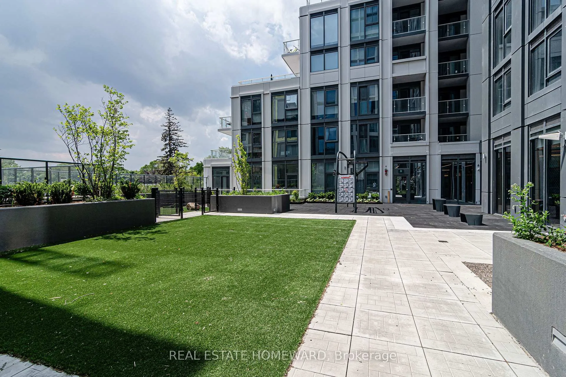 Photo 28 of Unit 502, 2020 Bathurst Street, Toronto, Humewood-Cedarvale — HOMEH