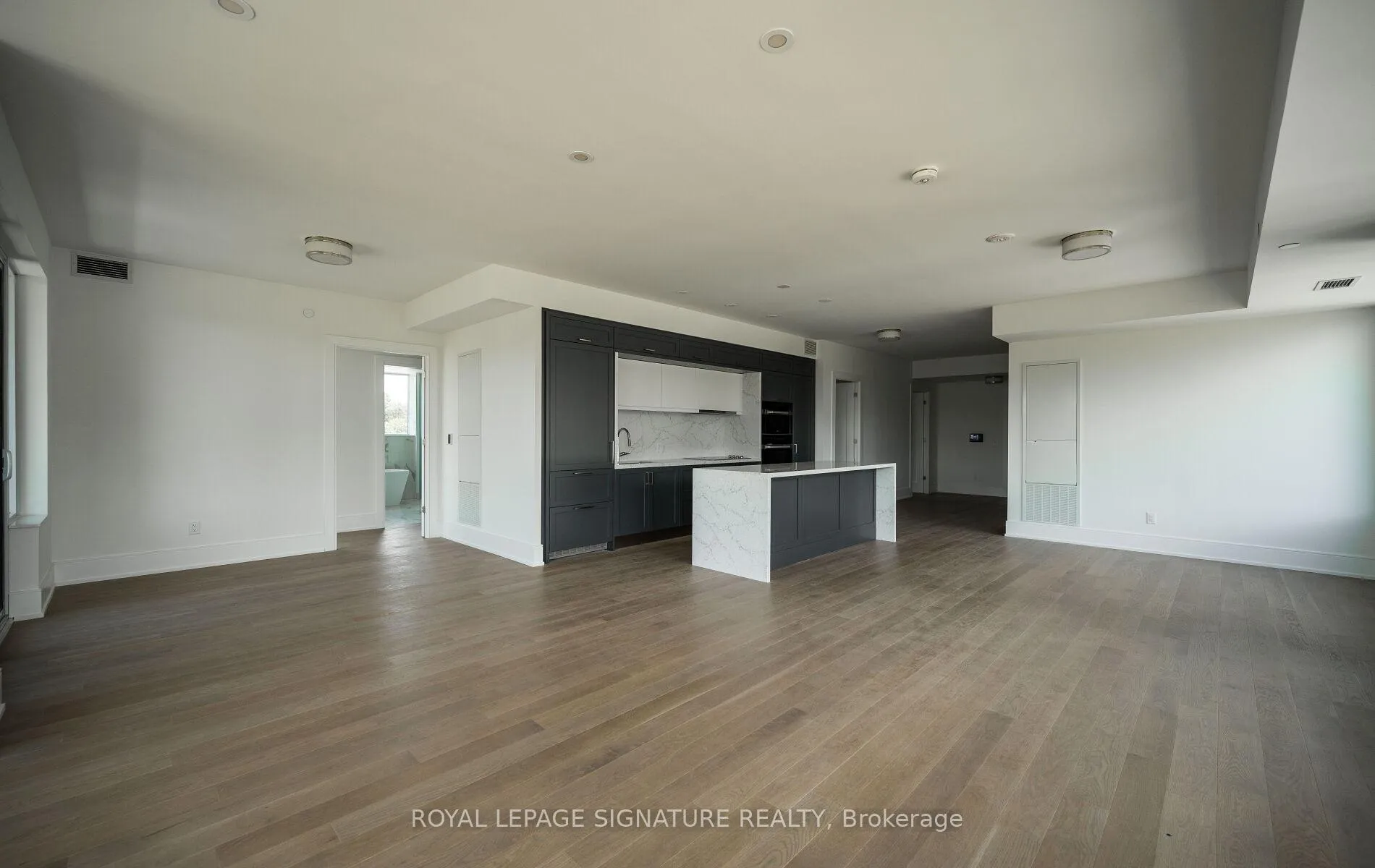 Photo 9 of Unit 309, 259 The Kingsway, Etobicoke, Edenbridge-Humber Valley — HOMEH