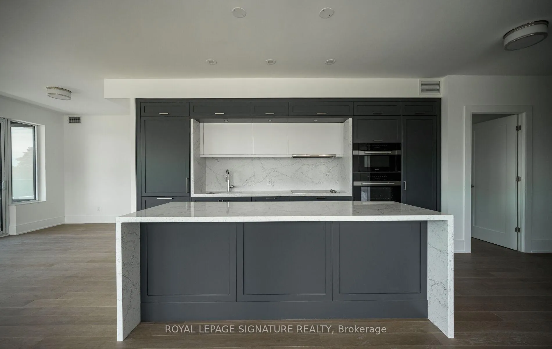Photo 16 of Unit 309, 259 The Kingsway, Etobicoke, Edenbridge-Humber Valley — HOMEH