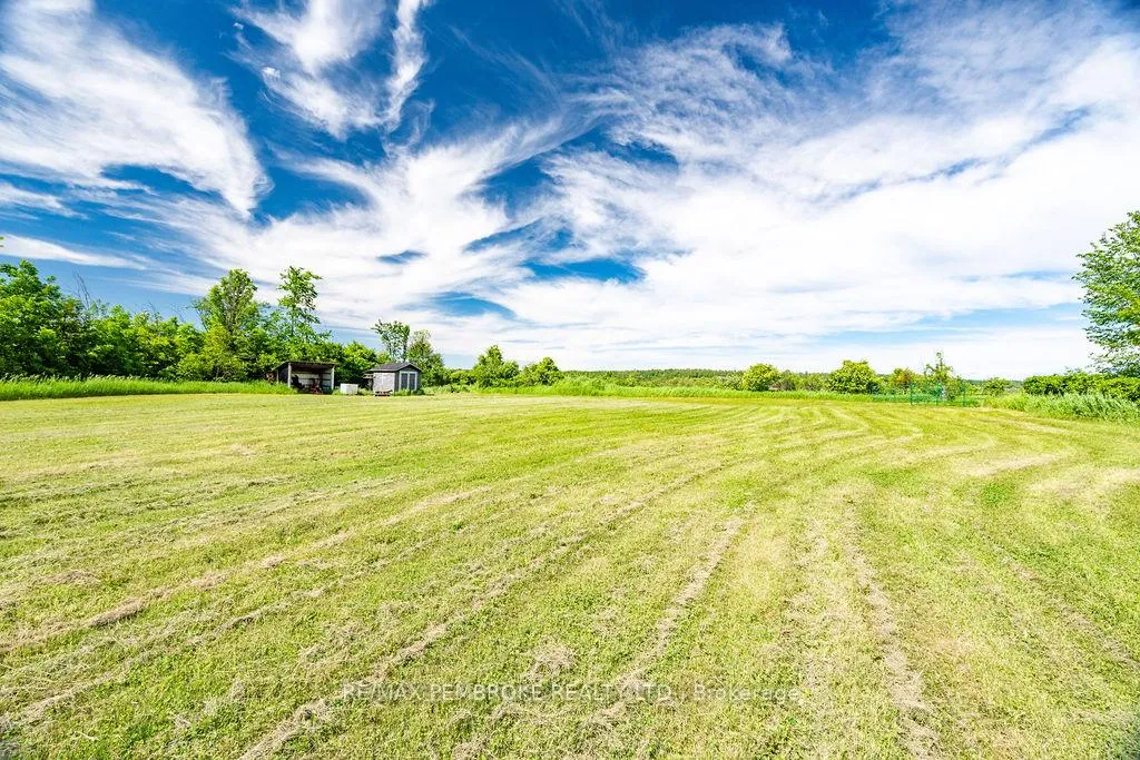 Photo 4 of 112 Cornerview Road, Whitewater Region, Whitewater Region — HOMEH