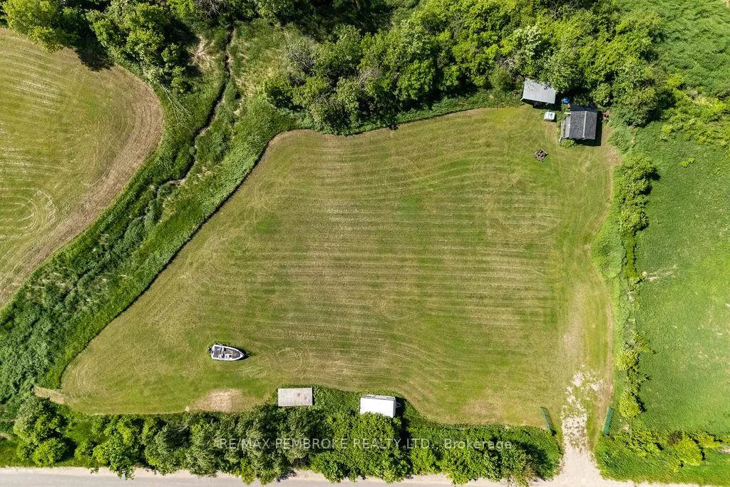 Photo 6 of 112 Cornerview Road, Whitewater Region, Whitewater Region — HOMEH