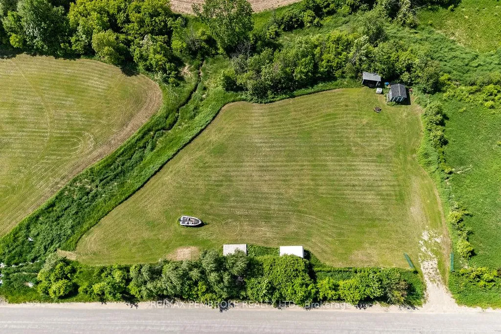 Photo 8 of 112 Cornerview Road, Whitewater Region, Whitewater Region — HOMEH