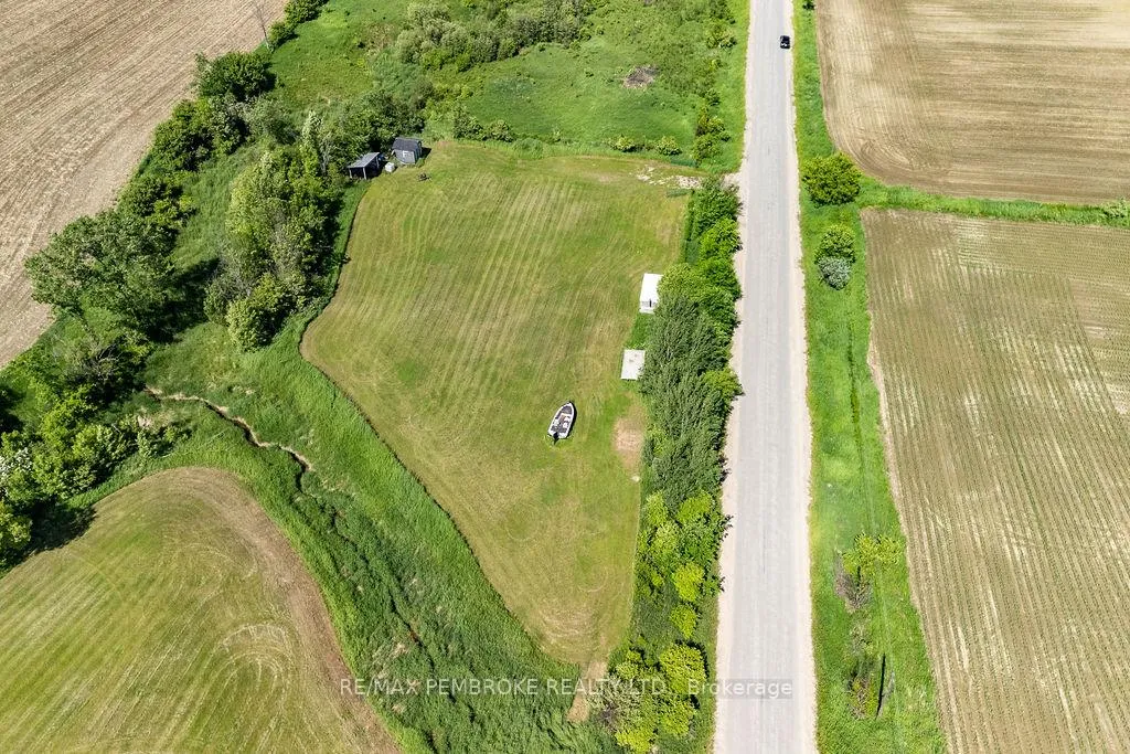Photo 10 of 112 Cornerview Road, Whitewater Region, Whitewater Region — HOMEH
