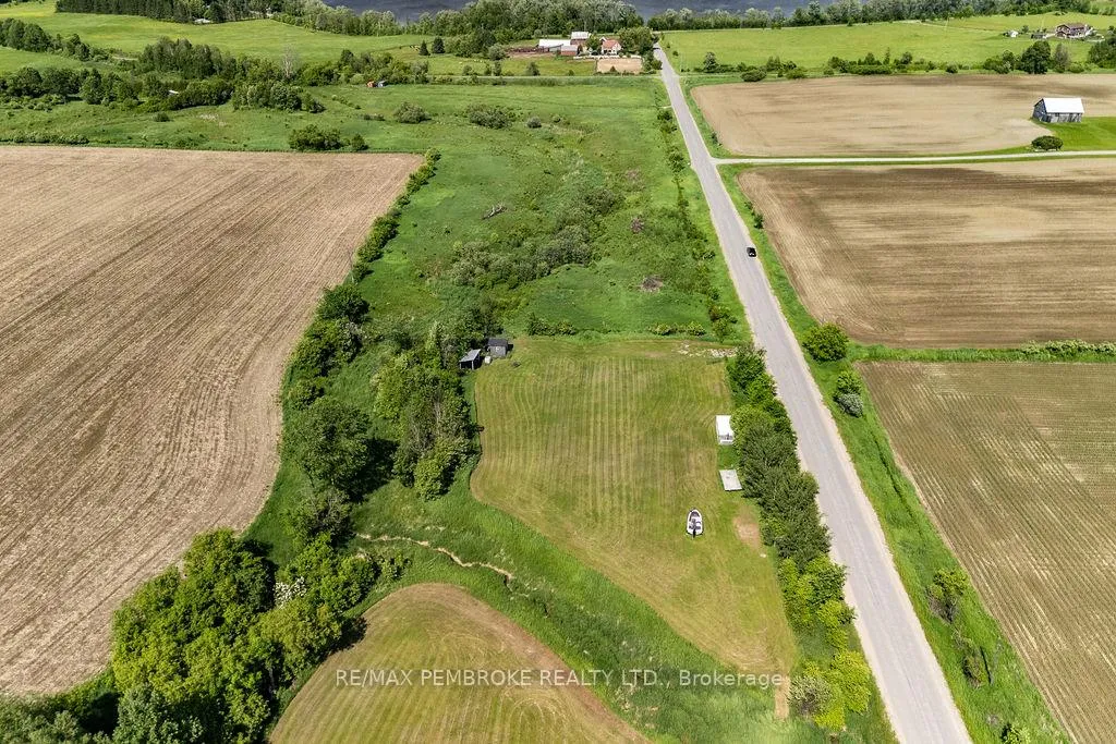 Photo 12 of 112 Cornerview Road, Whitewater Region, Whitewater Region — HOMEH