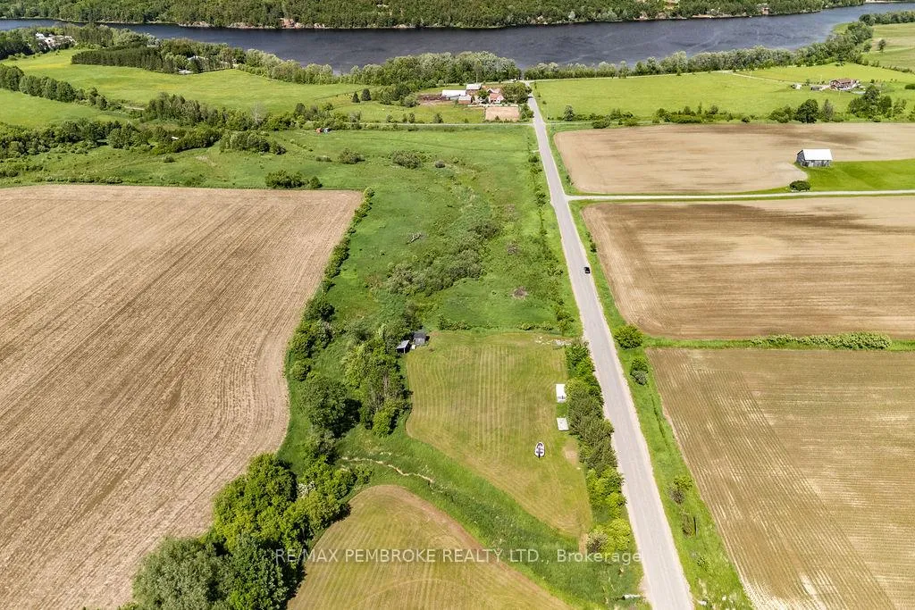 Photo 14 of 112 Cornerview Road, Whitewater Region, Whitewater Region — HOMEH