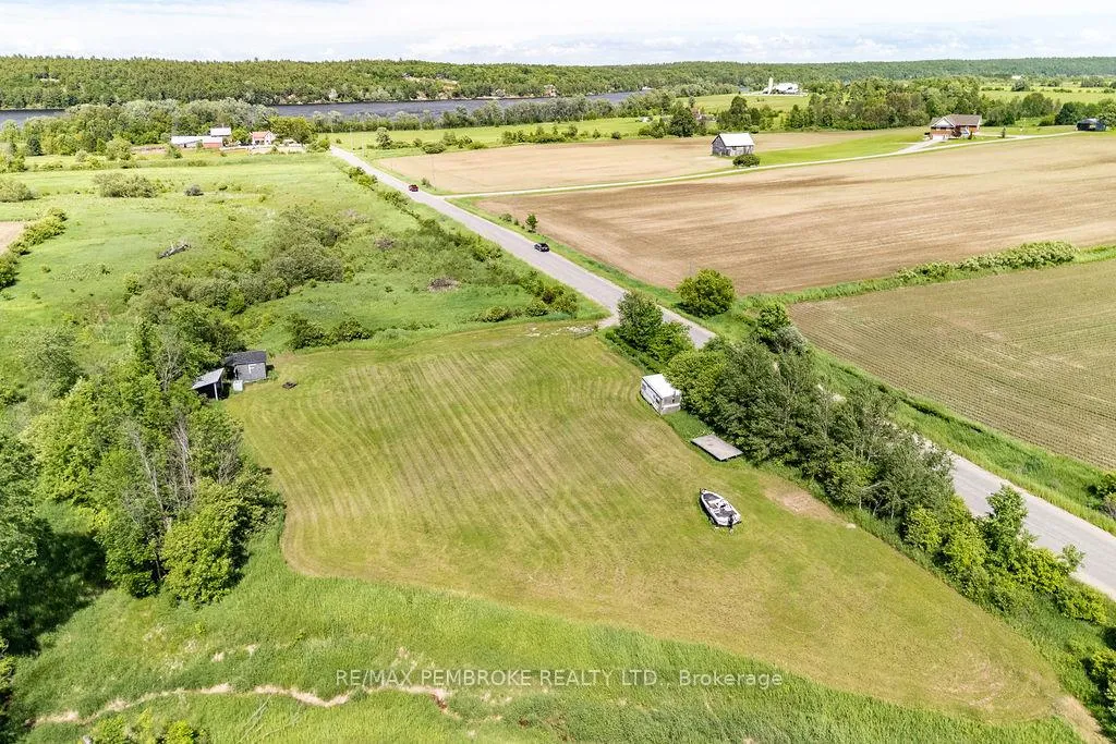 Photo 18 of 112 Cornerview Road, Whitewater Region, Whitewater Region — HOMEH