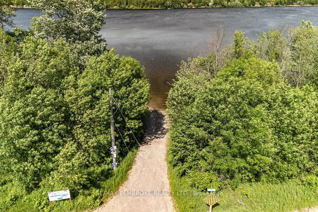 Photo 21 of 112 Cornerview Road, Whitewater Region, Whitewater Region — HOMEH